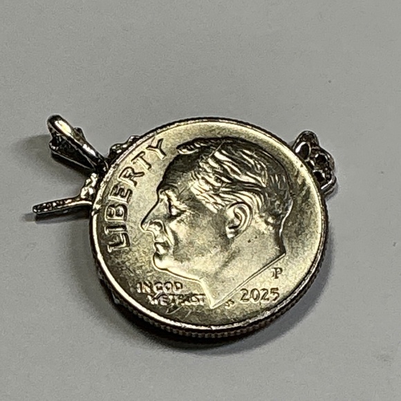 Sterling Silver Unicorn 🦄 Pendant. - Picture 7 of 7